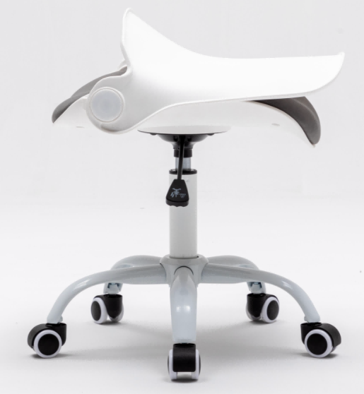 white plastic chair-1.png